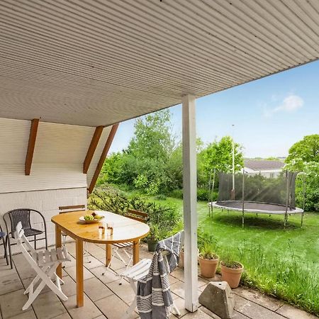 Amazing Home In Logstrup With Kitchen Экстерьер фото