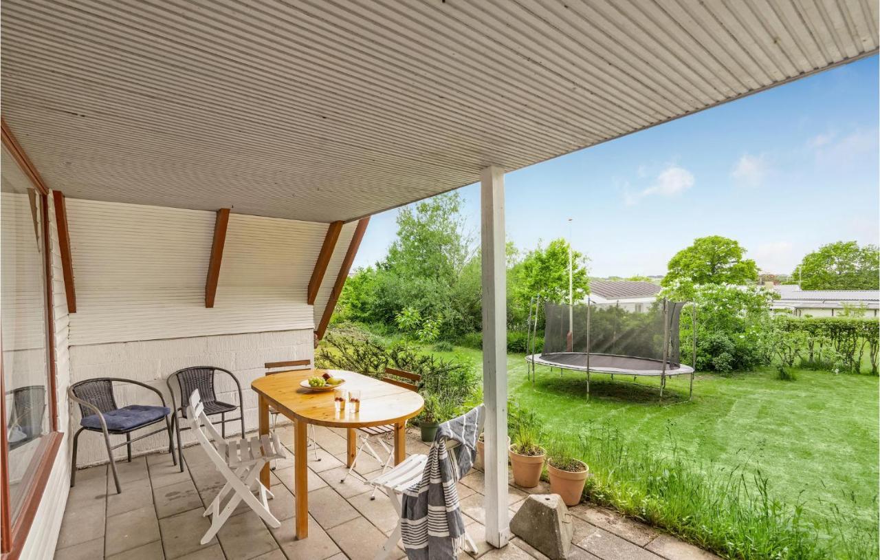 Amazing Home In Logstrup With Kitchen Экстерьер фото
