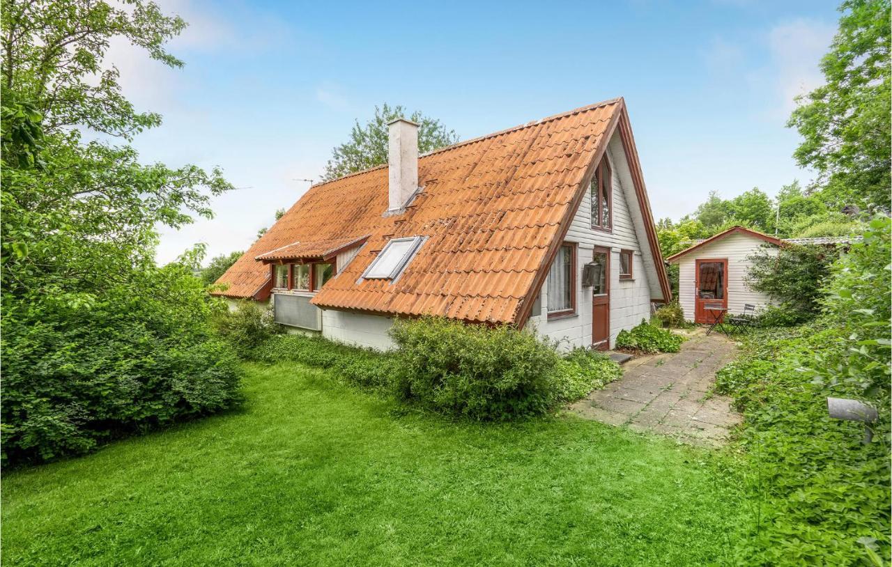 Amazing Home In Logstrup With Kitchen Экстерьер фото