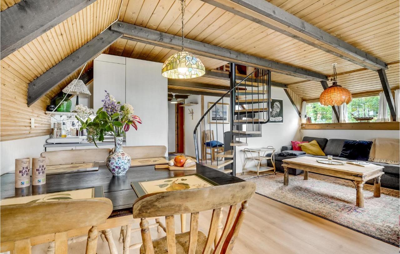 Amazing Home In Logstrup With Kitchen Экстерьер фото